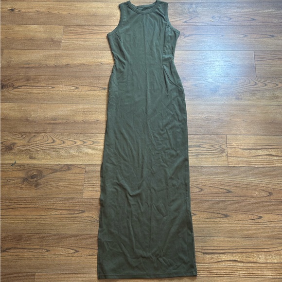 Elegant Cotton Olive Green Sleeveless Maxi Dress With Side Slit - Picture 1 of 4